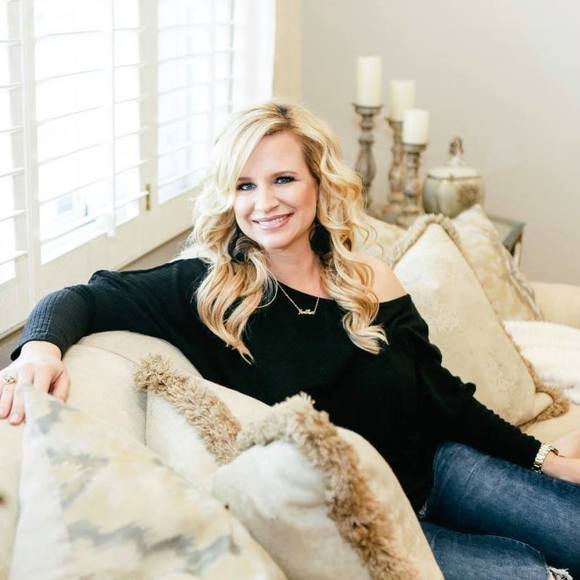 Meet your Posher, Heather - Picture 1 of 1